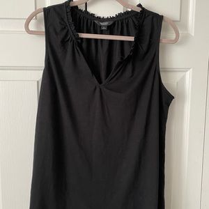 Simply Vera black vneck tank top